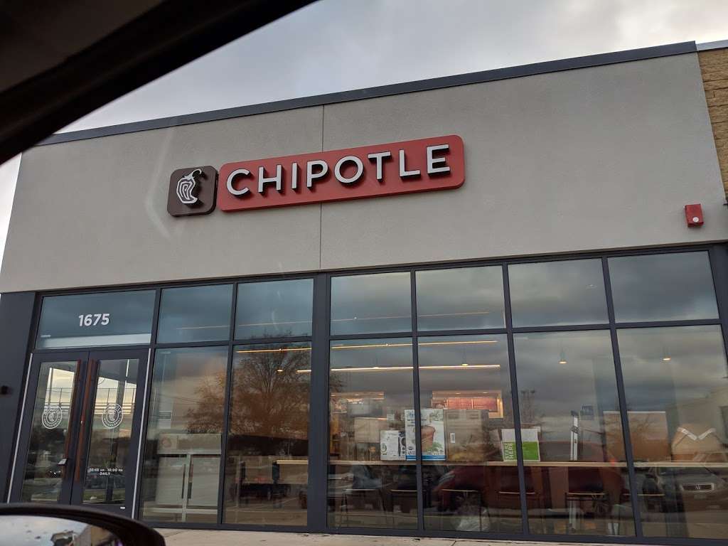 Chipotle Mexican Grill | 1675 Sunrise Hwy, Bay Shore, NY 11706, USA | Phone: (631) 666-0731