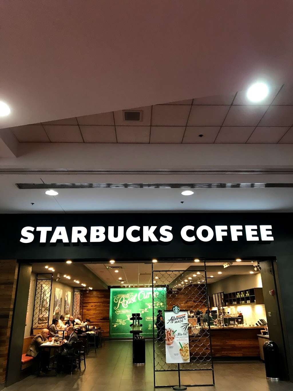 Starbucks | 2301 S Lake Shore Dr, Chicago, IL 60616, USA | Phone: (312) 791-7229