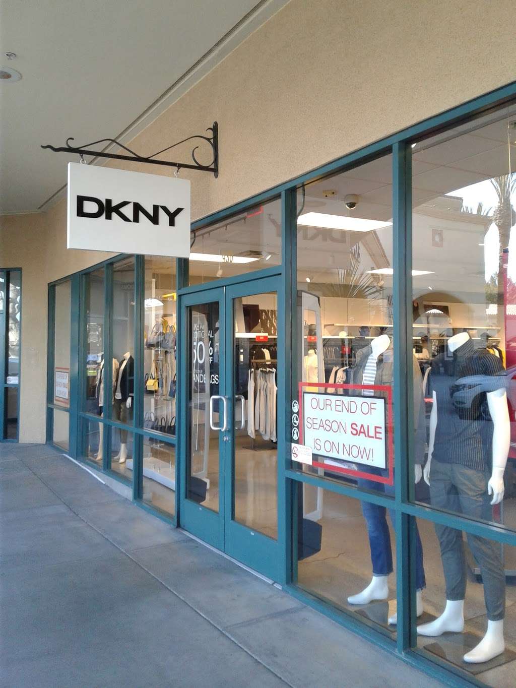 DKNY | 740 Ventura Blvd Ste 424, Camarillo, CA 93010, USA | Phone: (805) 388-3468