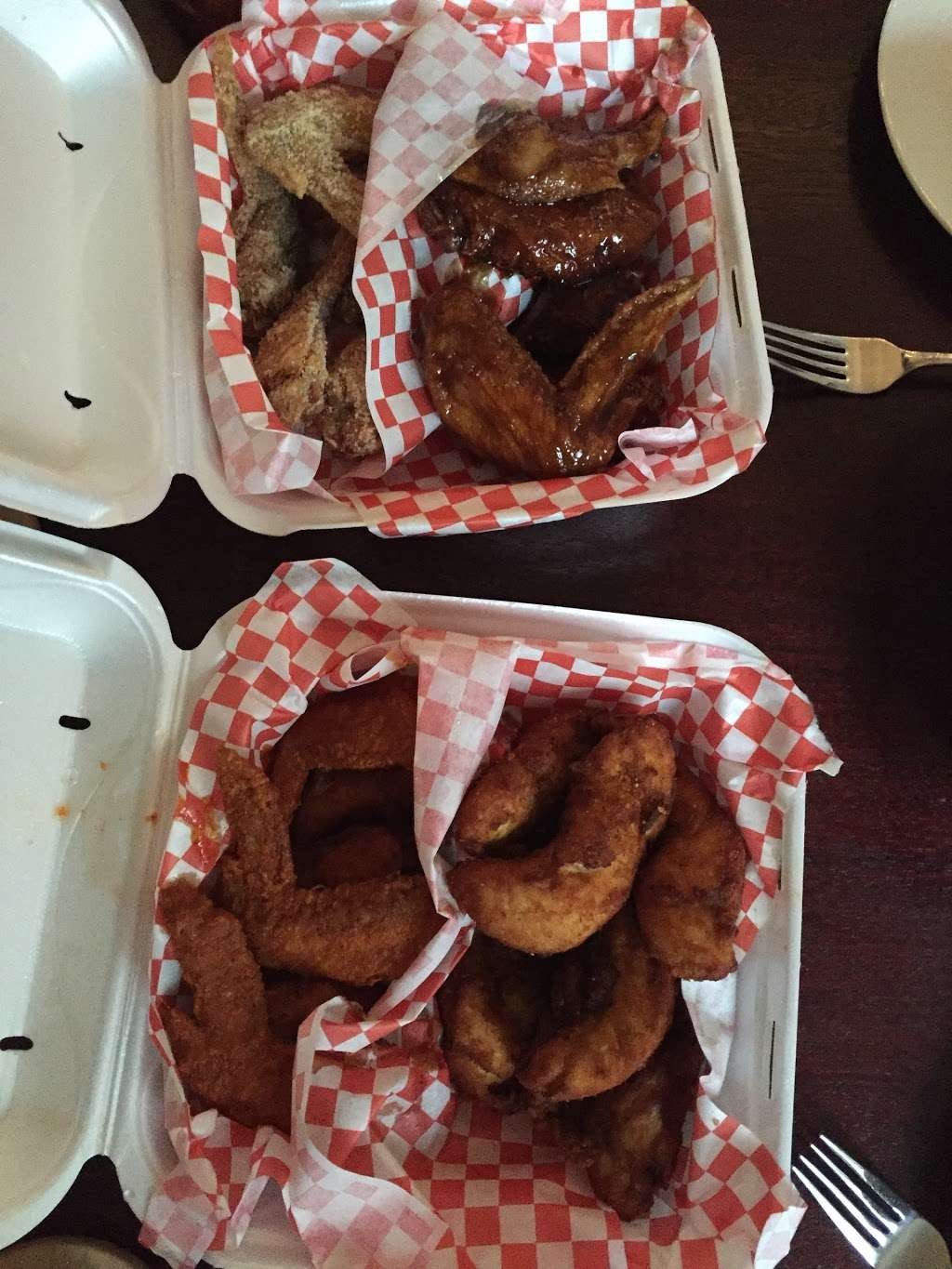 Wings Cafe LLC | 516 NW Englewood Rd, Kansas City, MO 64118 | Phone: (816) 413-9464