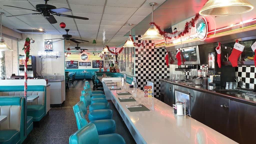 Ozzies Diner | 7780 Slauson Ave, Commerce, CA 90040, USA | Phone: (323) 726-0300