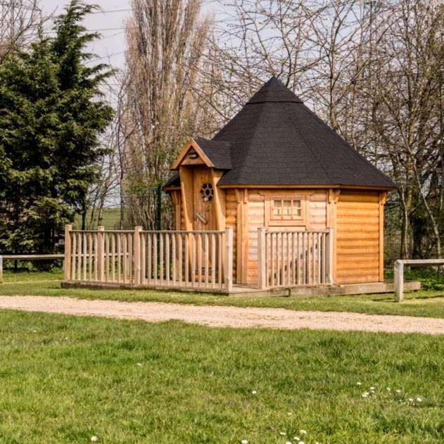 Lee Valley Camping and Caravan Park, Edmonton | Meridian Way, Edmonton, London N9 0AR, UK | Phone: 020 8803 6900