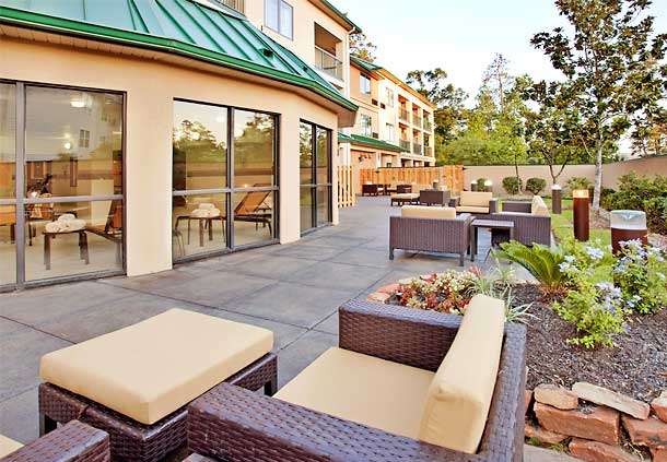 Courtyard by Marriott Houston The Woodlands | 1020 Lake Front Cir, The Woodlands, TX 77380 | Phone: (281) 292-3262