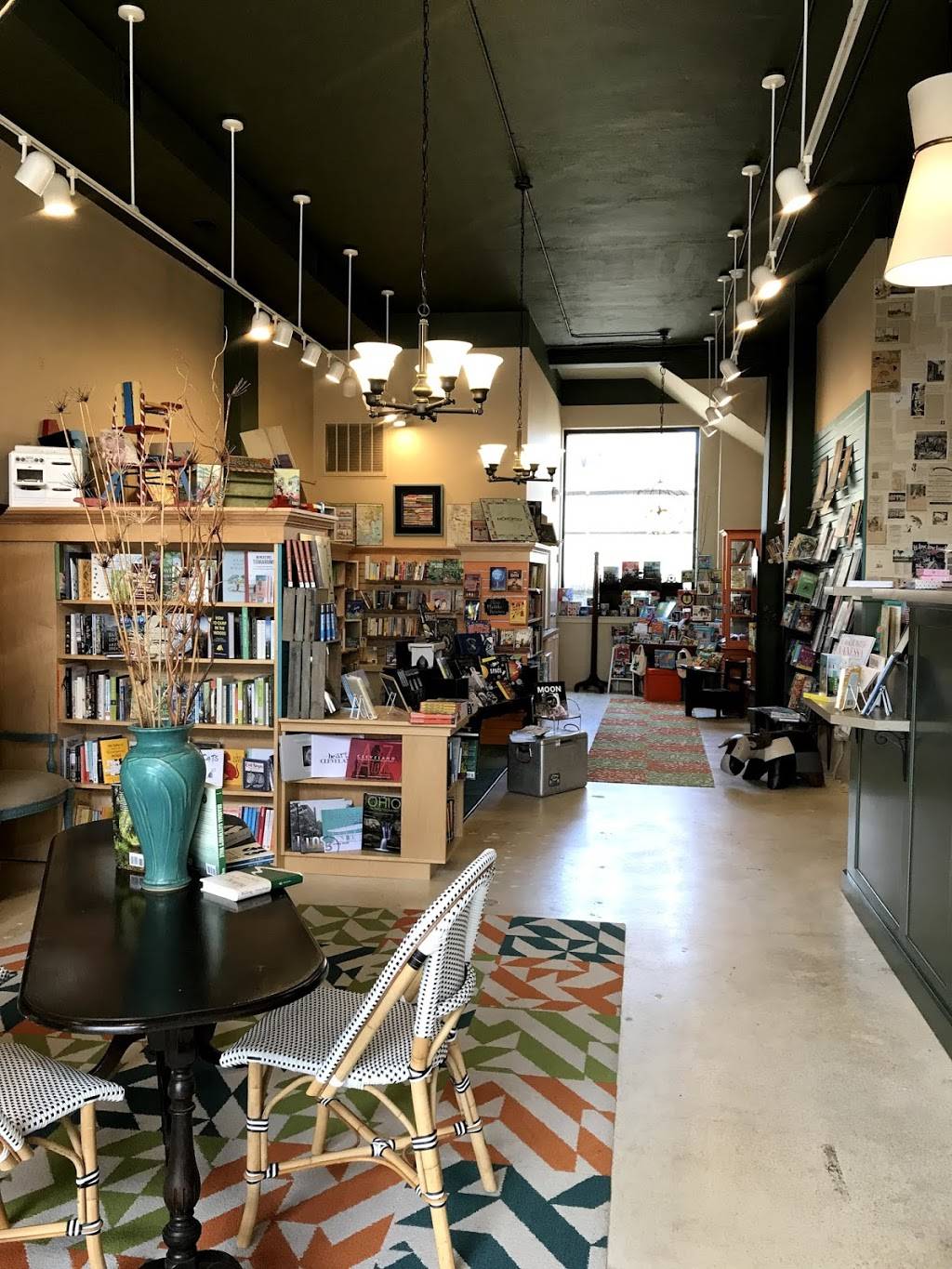 Appletree Books | 12419 Cedar Rd, Cleveland, OH 44106, USA | Phone: (216) 791-2665