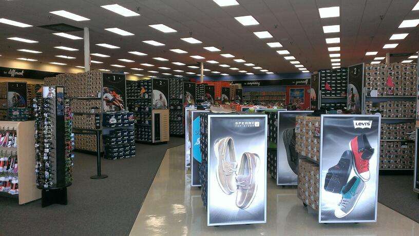 Shoe Carnival | 12556 Westheimer Rd, Houston, TX 77077, USA | Phone: (281) 497-8314