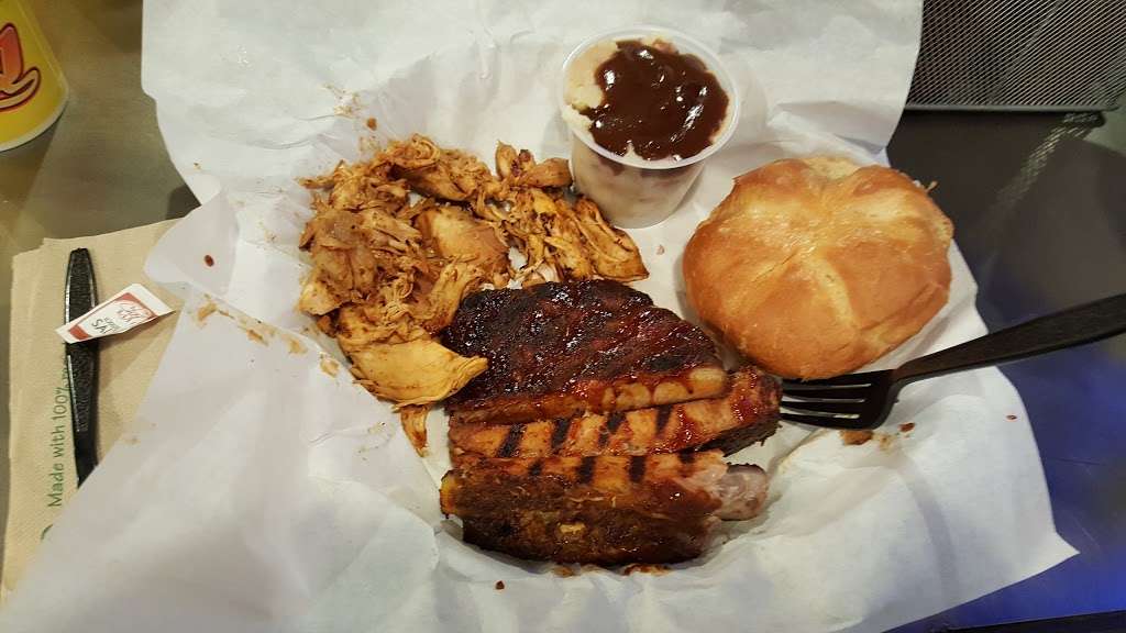 Brothers BBQ | 9069 E Arapahoe Rd, Greenwood Village, CO 80112, USA | Phone: (303) 799-9777