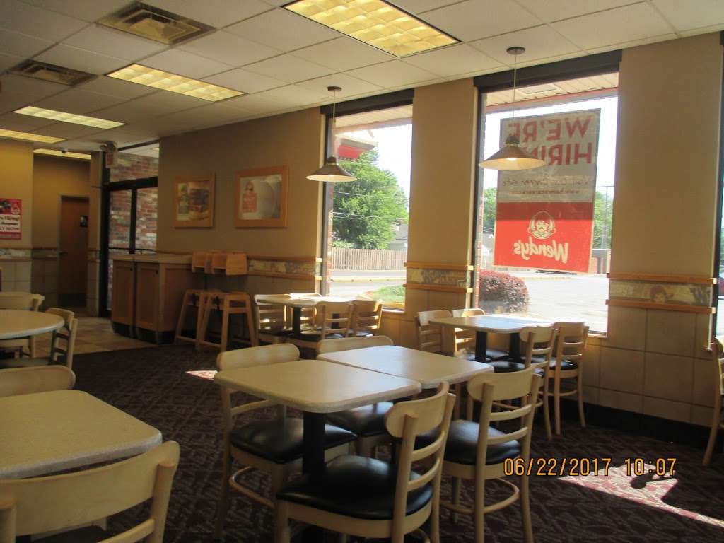 Wendys | 1208 Armour Rd, North Kansas City, MO 64116 | Phone: (816) 221-4670