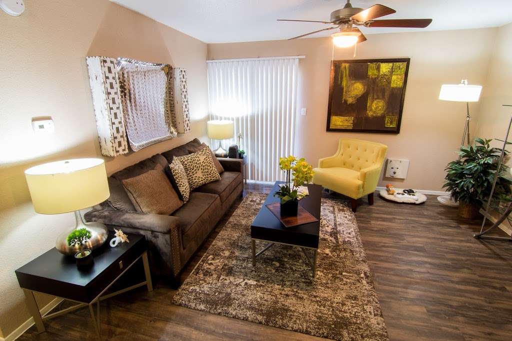 Deerbrook Forest Apartments | 17750 Highway 59 North, Humble, TX 77396, USA | Phone: (281) 417-8540