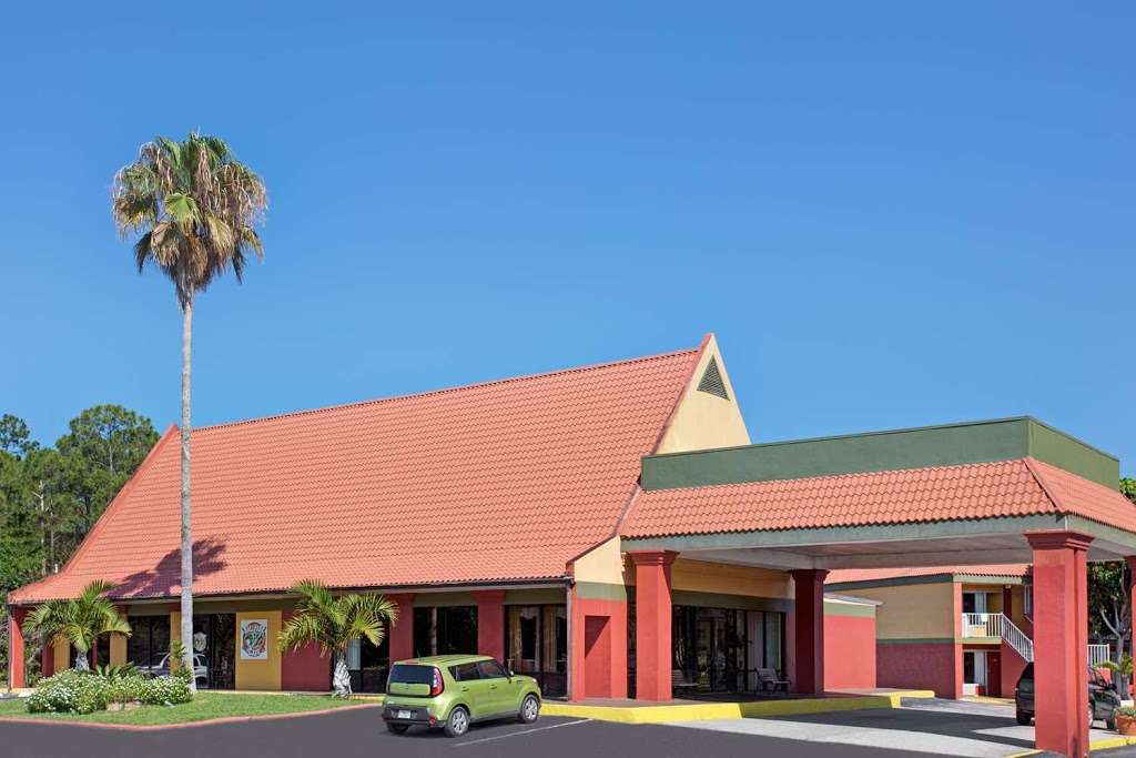 Days Inn by Wyndham Cocoa Cruiseport West At I-95/524 | 5600 FL-524, Cocoa, FL 32926, USA | Phone: (321) 609-5452