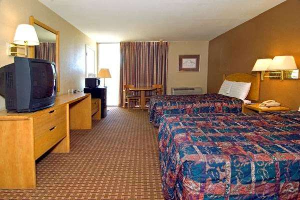 Mid Towne Inn & Suites | 9603 I-35 Frontage Rd, San Antonio, TX 78233 | Phone: (210) 655-2120