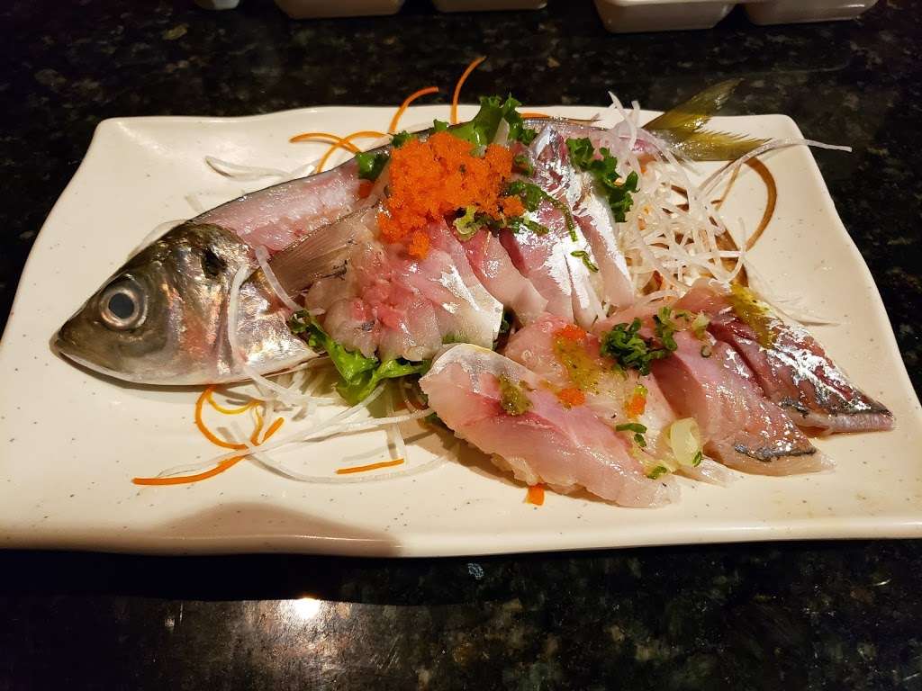 Love Sushi | 140 W Hillcrest Dr # 118, Thousand Oaks, CA 91360, USA | Phone: (805) 496-9102