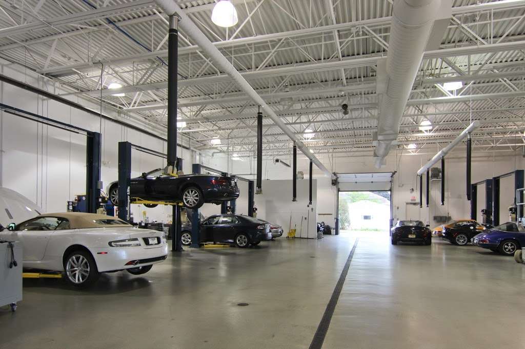 Napletons Aston Martin Downers Grove | 217 Ogden Ave, Downers Grove, IL 60515, USA | Phone: (630) 723-0086