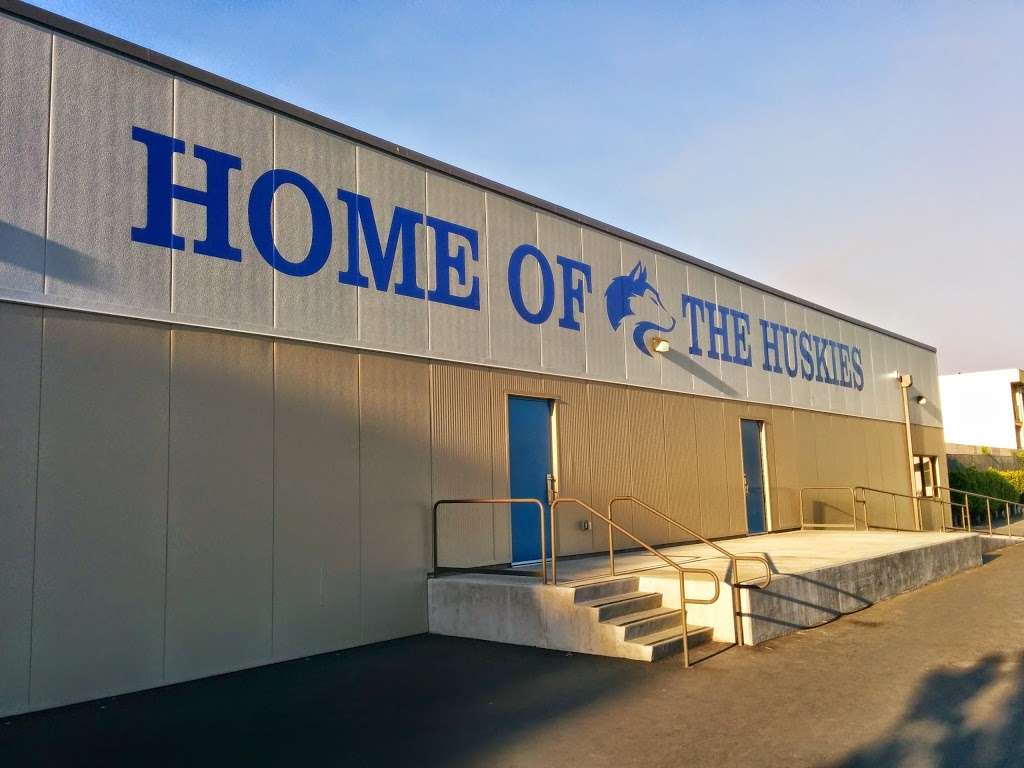 Bud Carson Middle School | 13838 Yukon Ave, Hawthorne, CA 90250, USA | Phone: (310) 676-1908
