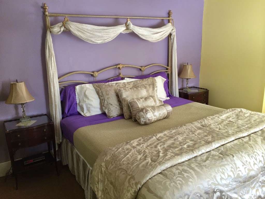 Fox and Hound Bed & Breakfast of New Hope | 246 W Bridge St, New Hope, PA 18938, USA | Phone: (215) 862-5082