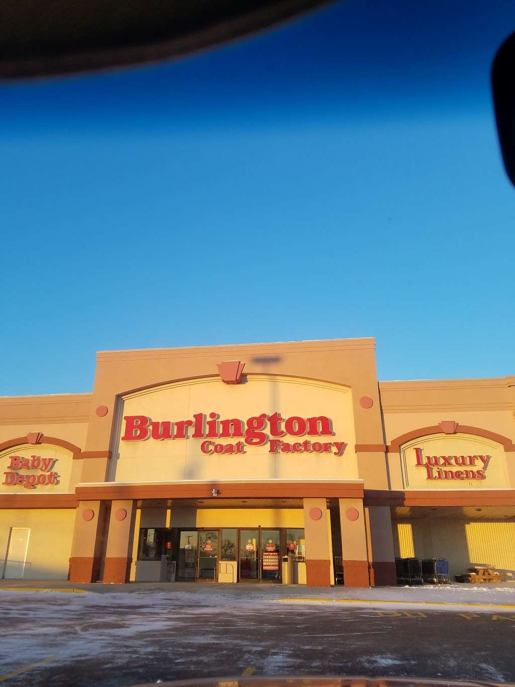 Burlington | 1501 W Zellman Ct, Milwaukee, WI 53221, USA | Phone: (414) 764-2474