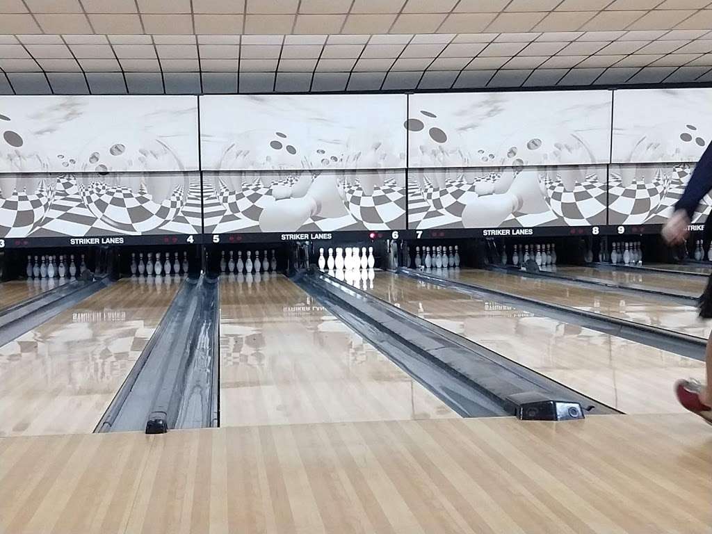 Striker Lanes Inc | 6728 16th St, Berwyn, IL 60402, USA | Phone: (708) 484-7831