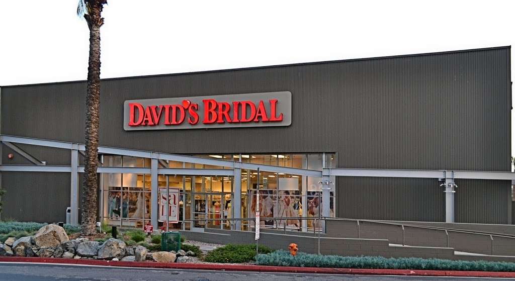 Davids Bridal | 2050 W Empire Ave, Burbank, CA 91504, USA | Phone: (818) 238-9001