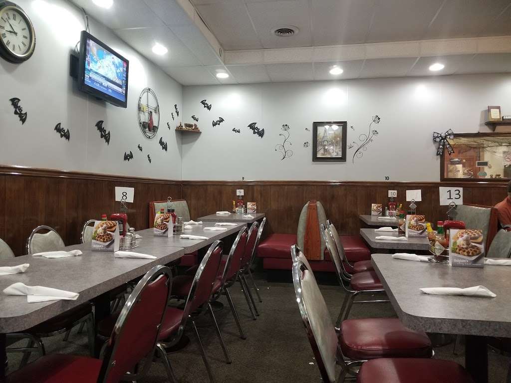 Marseilles Family Restaurant | 550 E Bluff St, Marseilles, IL 61341, USA | Phone: (815) 795-3111