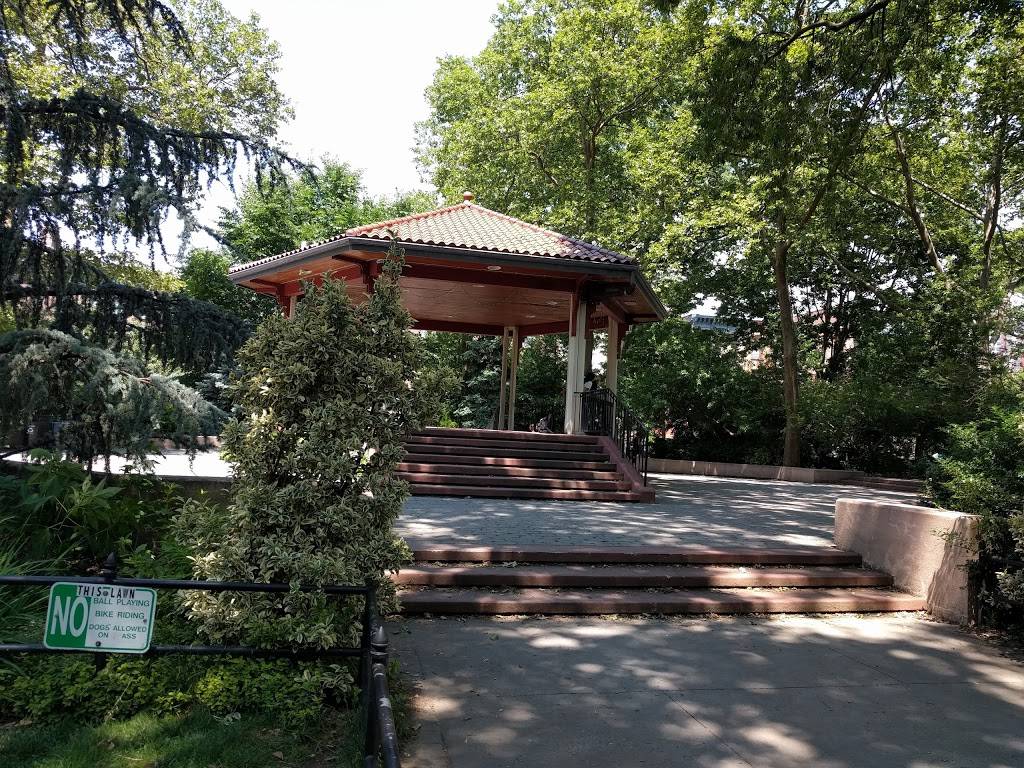 Van Vorst Park | 257-287 Montgomery St, Jersey City, NJ 07302, USA | Phone: (201) 547-4449