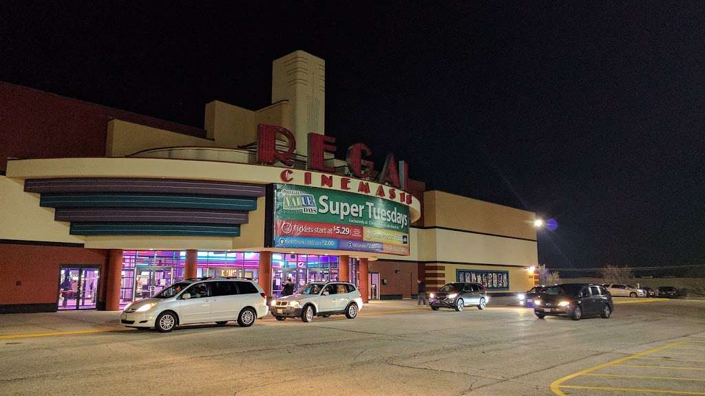 Regal Cinemas Round Lake Beach 18 | 550 E Rollins Rd, Round Lake Beach, IL 60073, USA | Phone: (844) 462-7342