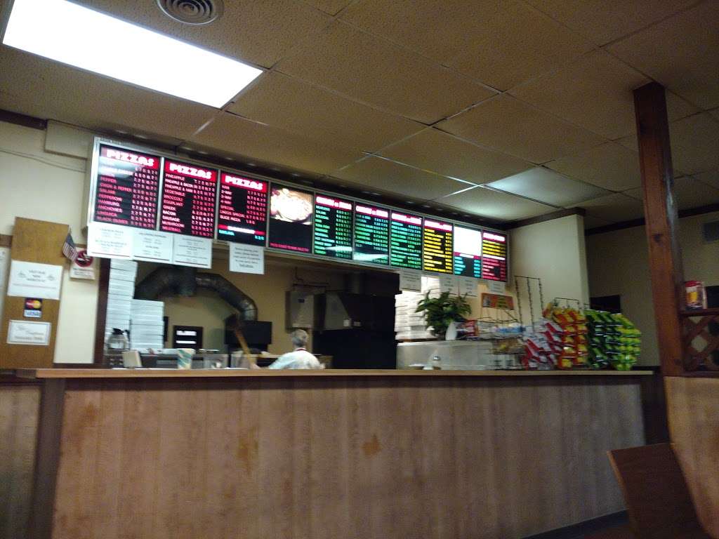 Lindos Pizza | 447 Turnpike St #5, South Easton, MA 02375, USA | Phone: (508) 238-4332