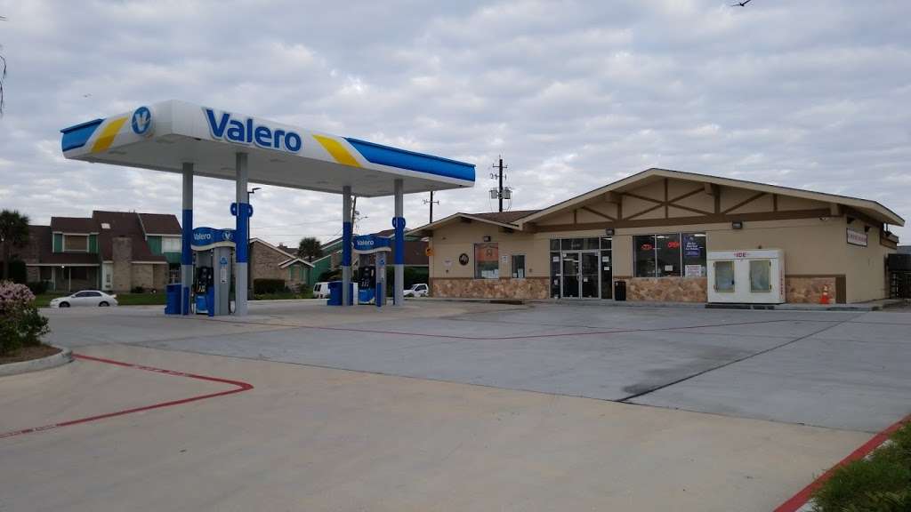 Valero C-Store gas station | 7428 Stewart Rd, Galveston, TX 77551, USA