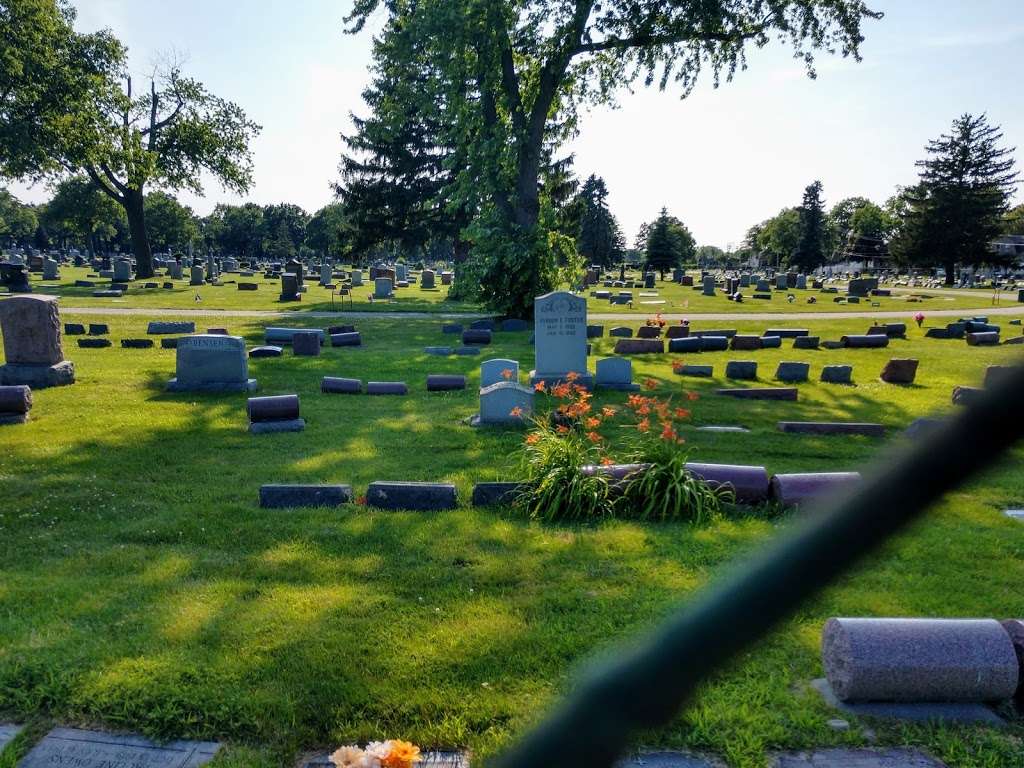 Montrose Cemetery-Crematorium | 5400 N Pulaski Rd, Chicago, IL 60630, USA | Phone: (773) 478-5400