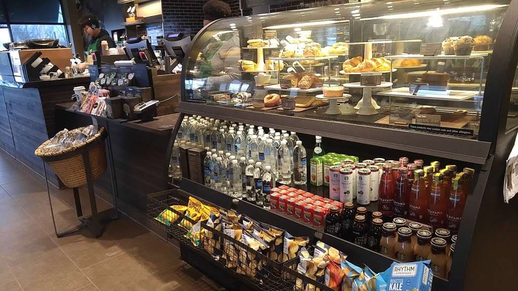 Starbucks | 18 Waukegan Rd, Lake Bluff, IL 60044 | Phone: (847) 283-0592