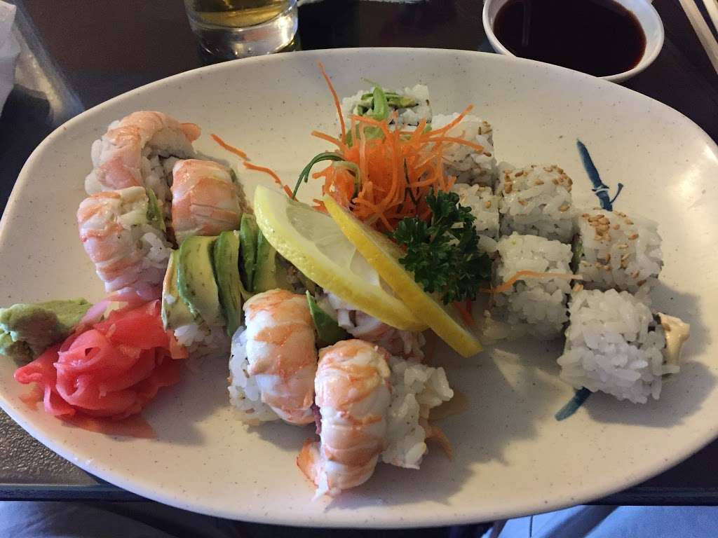 Lake Dora Sushi & Sake | 227 E Main St, Tavares, FL 32778, USA | Phone: (352) 343-6313