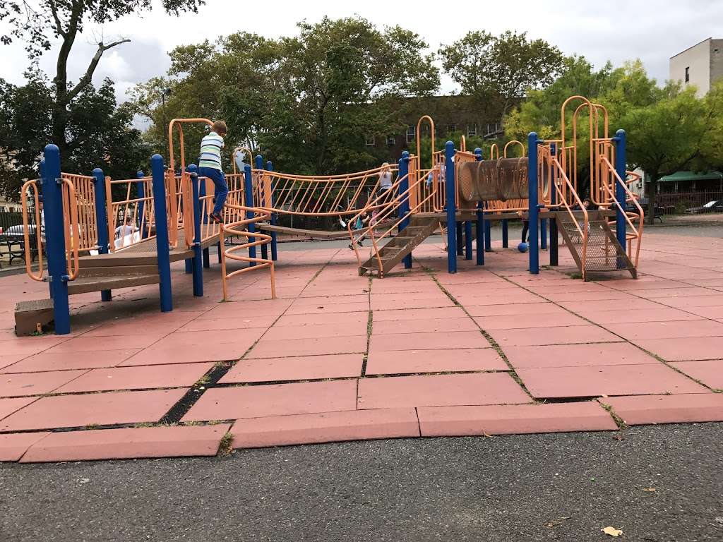 Kelly Park Playground | Ave. S bet. E. 14 St. and E. 15 St., Brooklyn, NY 11229 | Phone: (212) 639-9675