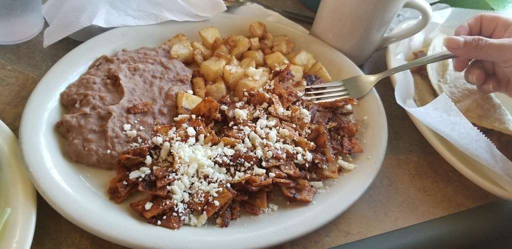 Esmeraldas Mexican Restaurant | 8750 S Presa St, San Antonio, TX 78223, USA | Phone: (210) 534-0888