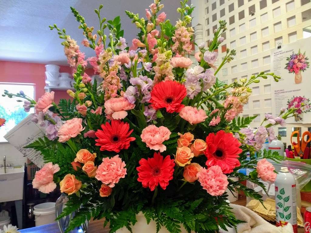 A Basket of Love Florist | 812 South Cocoa Boulevard, Rosa L Jones Dr, Cocoa, FL 32922, USA | Phone: (321) 633-7673