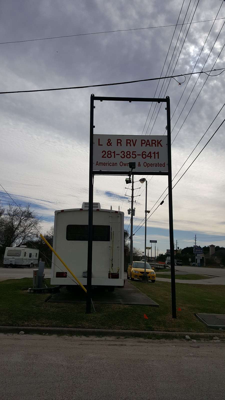 L & R RV Park | 9206 TX-146, Baytown, TX 77523, USA | Phone: (281) 385-6411