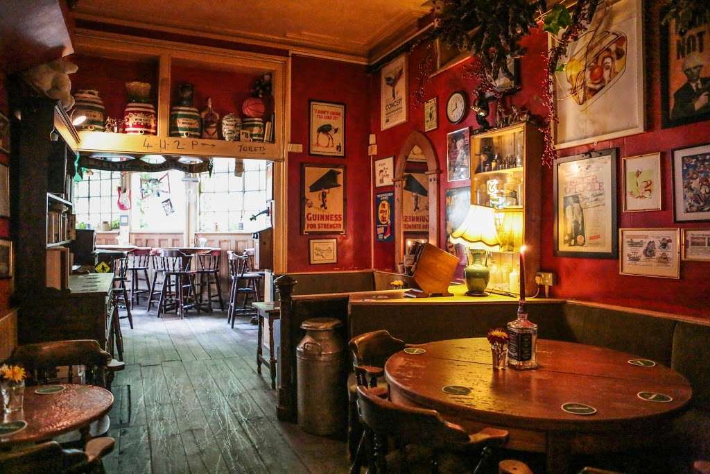 The Faltering Fullback | 19 Perth Rd, Stroud Green, London N4 3HB, UK | Phone: 020 7272 5834