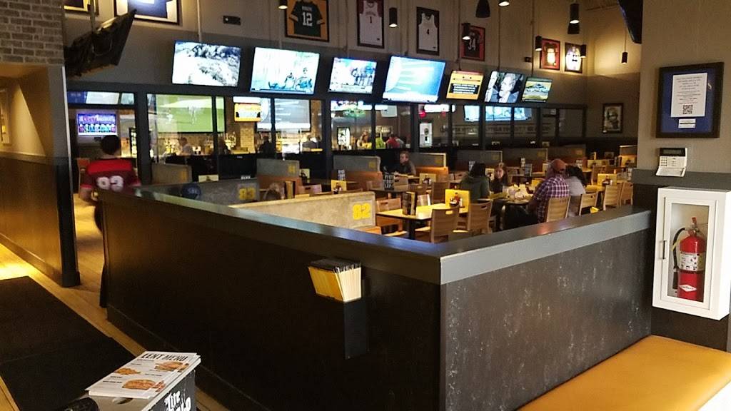 Buffalo Wild Wings | 5519 Coventry Ln, Fort Wayne, IN 46804, USA | Phone: (260) 459-3407