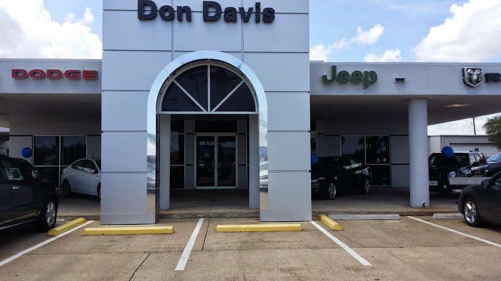 Don Davis Chrysler Dodge Jeep | 214 TX-332, Lake Jackson, TX 77566, USA | Phone: (979) 258-1519