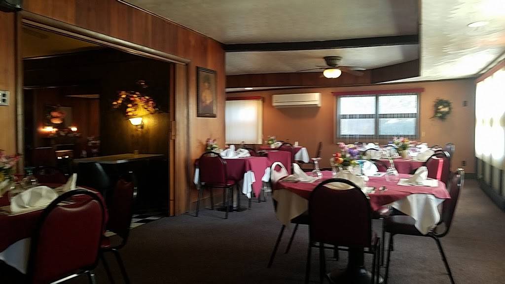 Crystal Pines Restaurant | 2275 PA-247, Clifford, PA 18421, USA | Phone: (570) 222-9904