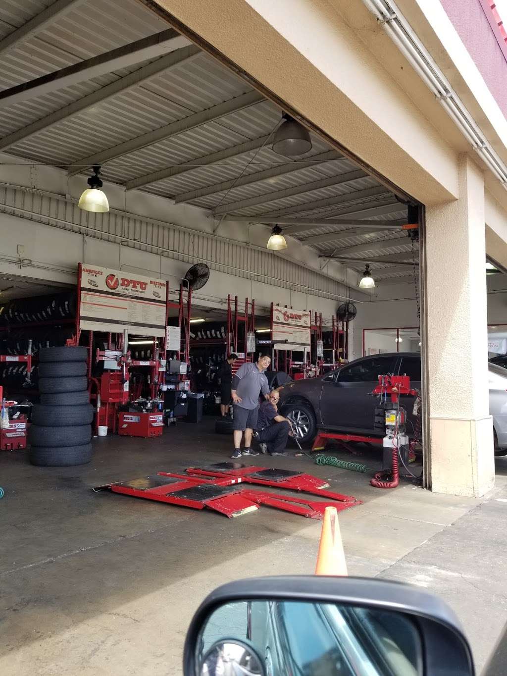 Discount Tire | 600 Broadway, Chula Vista, CA 91910, USA | Phone: (619) 426-2000