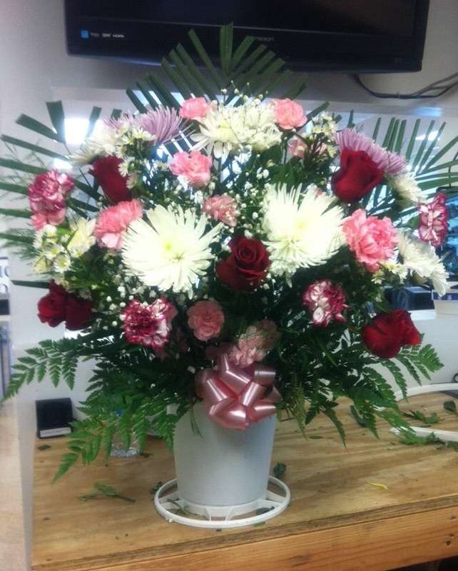 Chickys Florist | 1300 Wellwood Ave, West Babylon, NY 11704, USA | Phone: (631) 270-4564