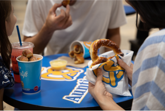 Auntie Annes | 8585 Pearl Rd, Strongsville, OH 44136, USA | Phone: (440) 826-0998