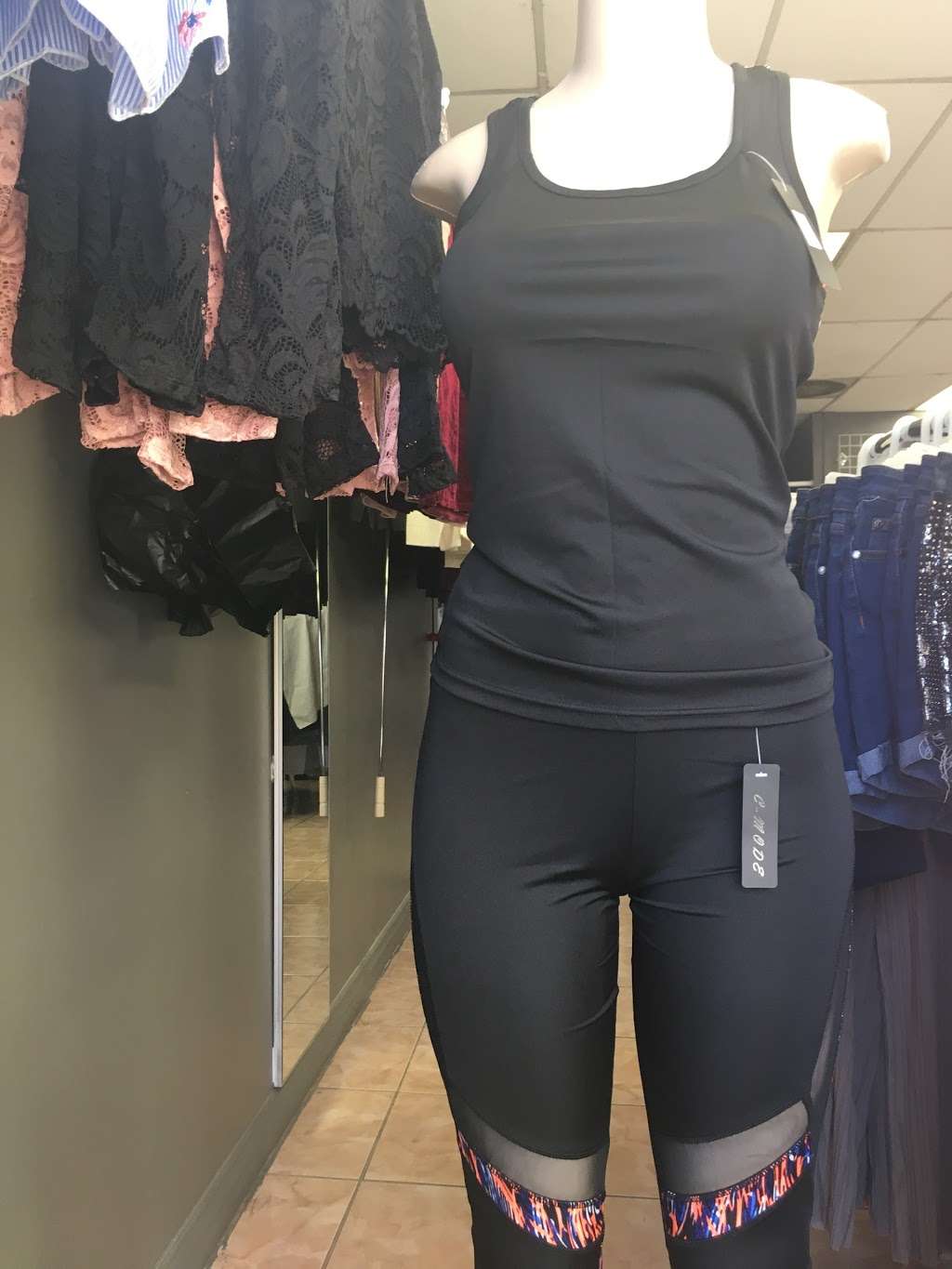 Glamour Kouture Boutique | 1811 1/2 E Florence Ave, Los Angeles, CA 90001, USA | Phone: (323) 749-7493