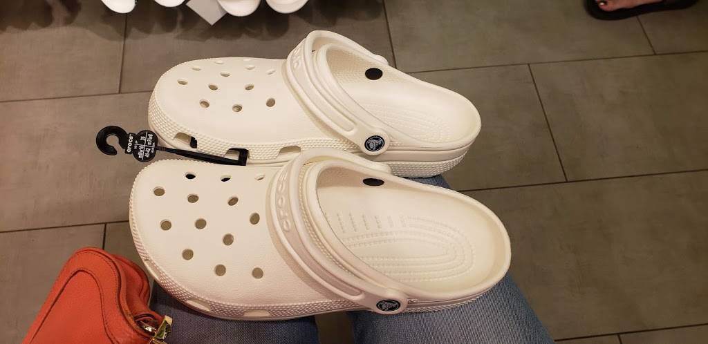 Crocs | 820 W Stacy Rd, Allen, TX 75013, USA | Phone: (972) 678-2400