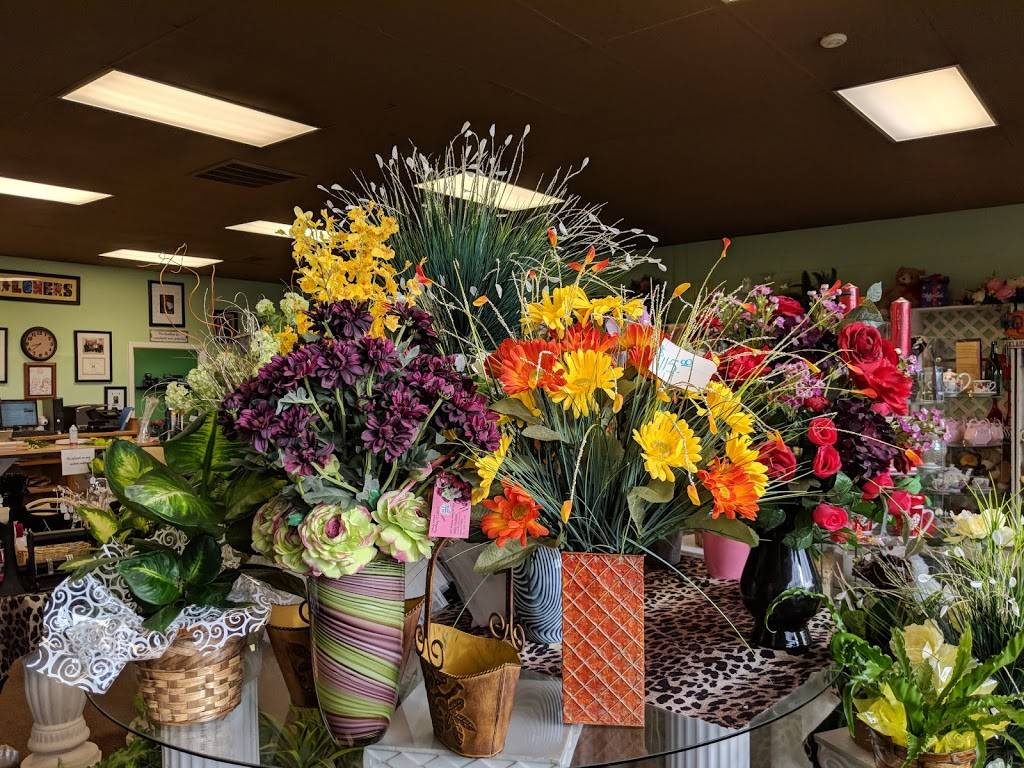 Broadway Florist | 225 S Broadway Ave, Moore, OK 73160 | Phone: (405) 793-8889