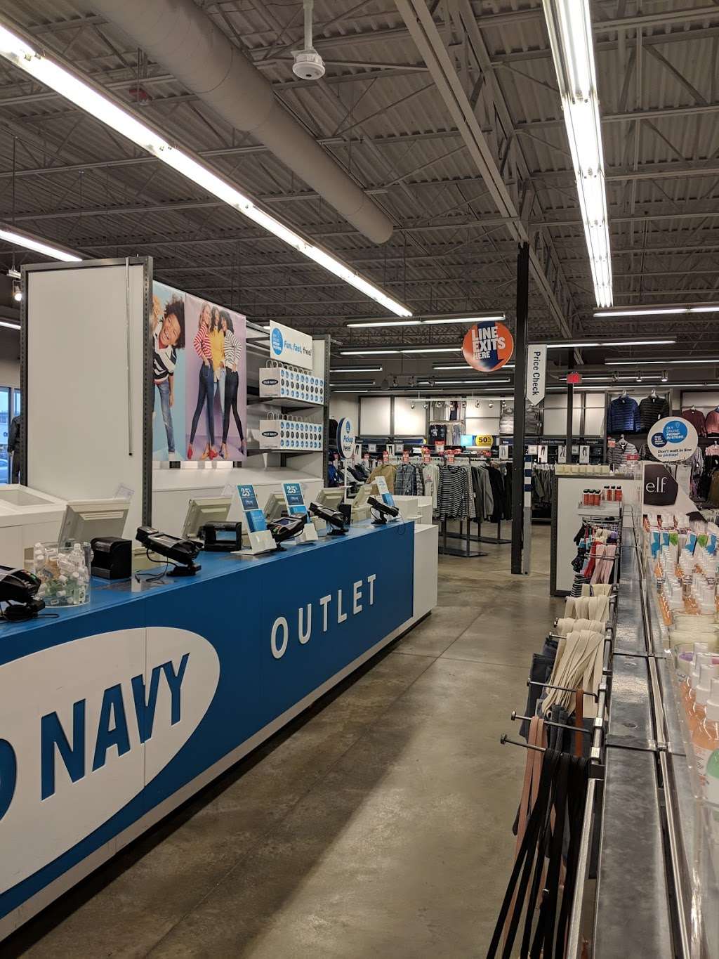 Old Navy | 11211 120th Ave, Pleasant Prairie, WI 53158, USA | Phone: (262) 857-3193