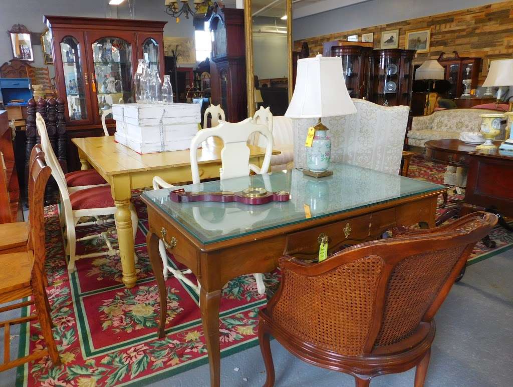 Chatsworth Antiques & Consignments LLC | 510 Ogden Ave, Mamaroneck, NY 10543, USA | Phone: (914) 698-1001