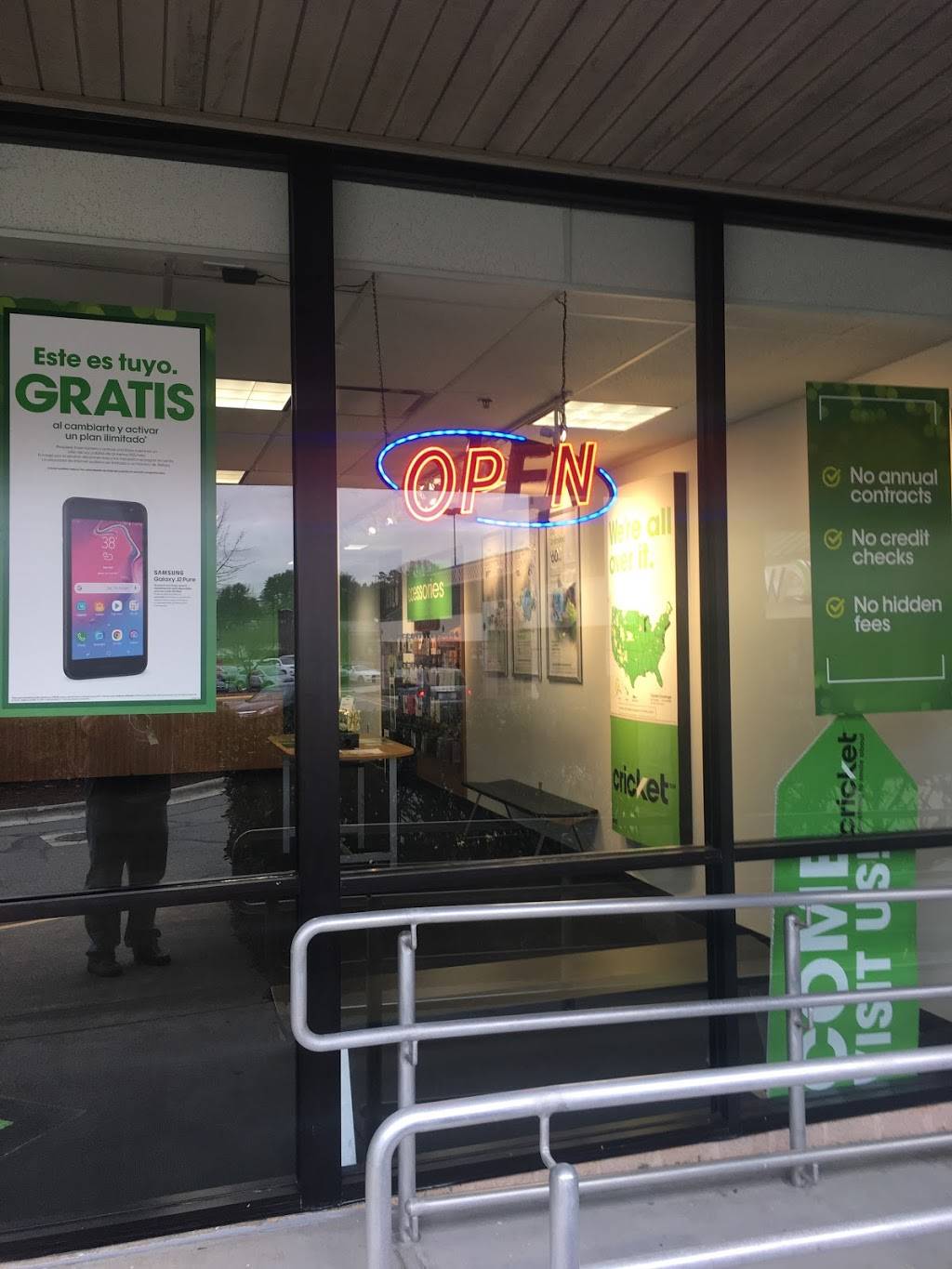 Cricket Wireless | 3226 Silas Creek Pkwy, Winston-Salem, NC 27103, USA | Phone: (336) 293-4260