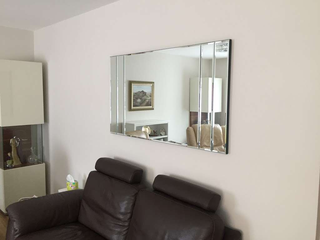 Aspects Of Glass and Mirrors Ltd | 13 High St, Chipping Ongar, Ongar CM5 9DS, United Kingdom | Phone: +44 1277 366111