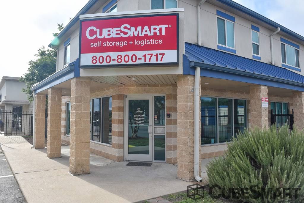 CubeSmart Self Storage | 1905 E William Cannon Dr, Austin, TX 78744 | Phone: (512) 443-8800