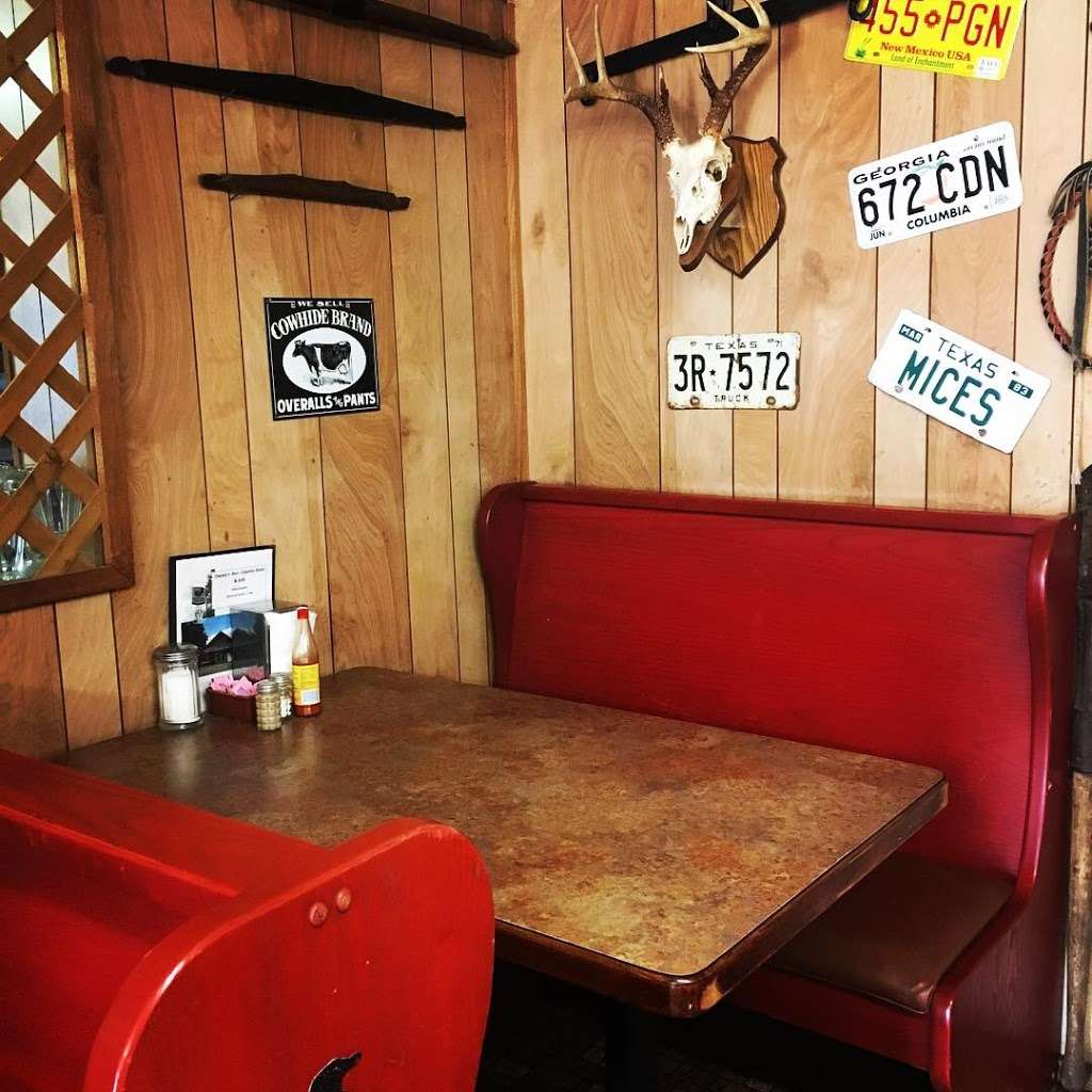 Burr Country Store & Grill | 5203 Farm to Market Rd 1301, Wharton, TX 77488, USA | Phone: (979) 532-8783