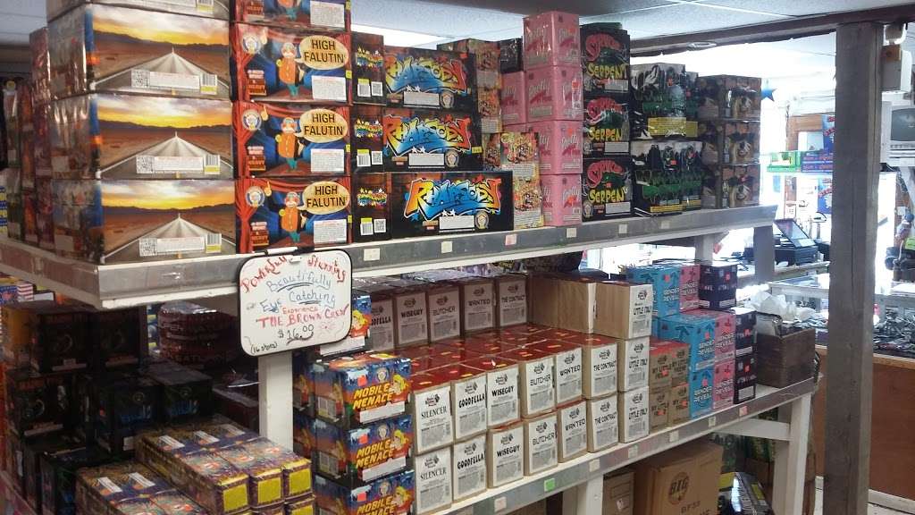 Hamlin Fireworks Outlet | 254 Cemetery Rd, Moscow, PA 18444 | Phone: (570) 689-4100